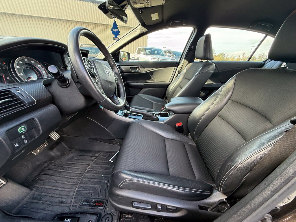 Used 2016 Honda Accord Sport image 10