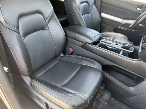 Used 2022 Nissan Pathfinder SL w/ SL Premium Package FWD image 8