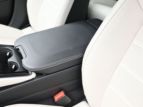 Used 2025 Porsche Panamera image 20