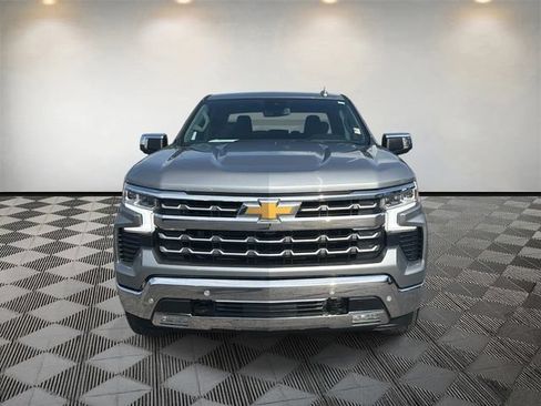 Used 2023 Chevrolet Silverado 1500 LTZ AWD/4WD image 2