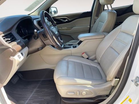 Used 2019 GMC Acadia Denali w/ Technology Package FWD image 32