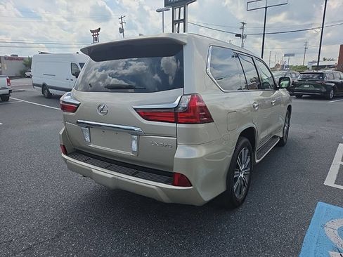 Used 2017 Lexus LX 570 4WD w/ Luxury Package image 5
