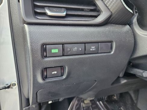 Used 2023 Nissan Sentra S image 25