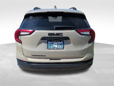 Used 2023 GMC Terrain SLE w/ Driver Convenience Package FWD image 4