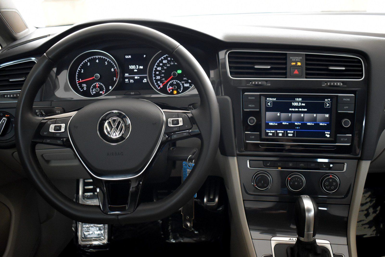 Used 2019 Volkswagen Golf Alltrack S AWD/4WD image 15