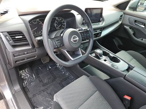 Used 2023 Nissan Rogue SV FWD image 12