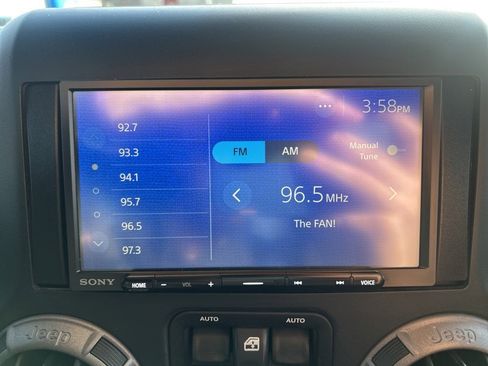 Used 2016 Jeep Wrangler Unlimited Sport image 28