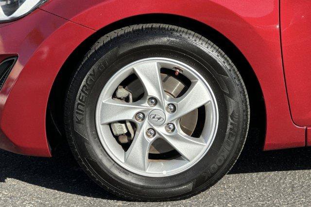 Used 2015 Hyundai Elantra SE FWD image 24