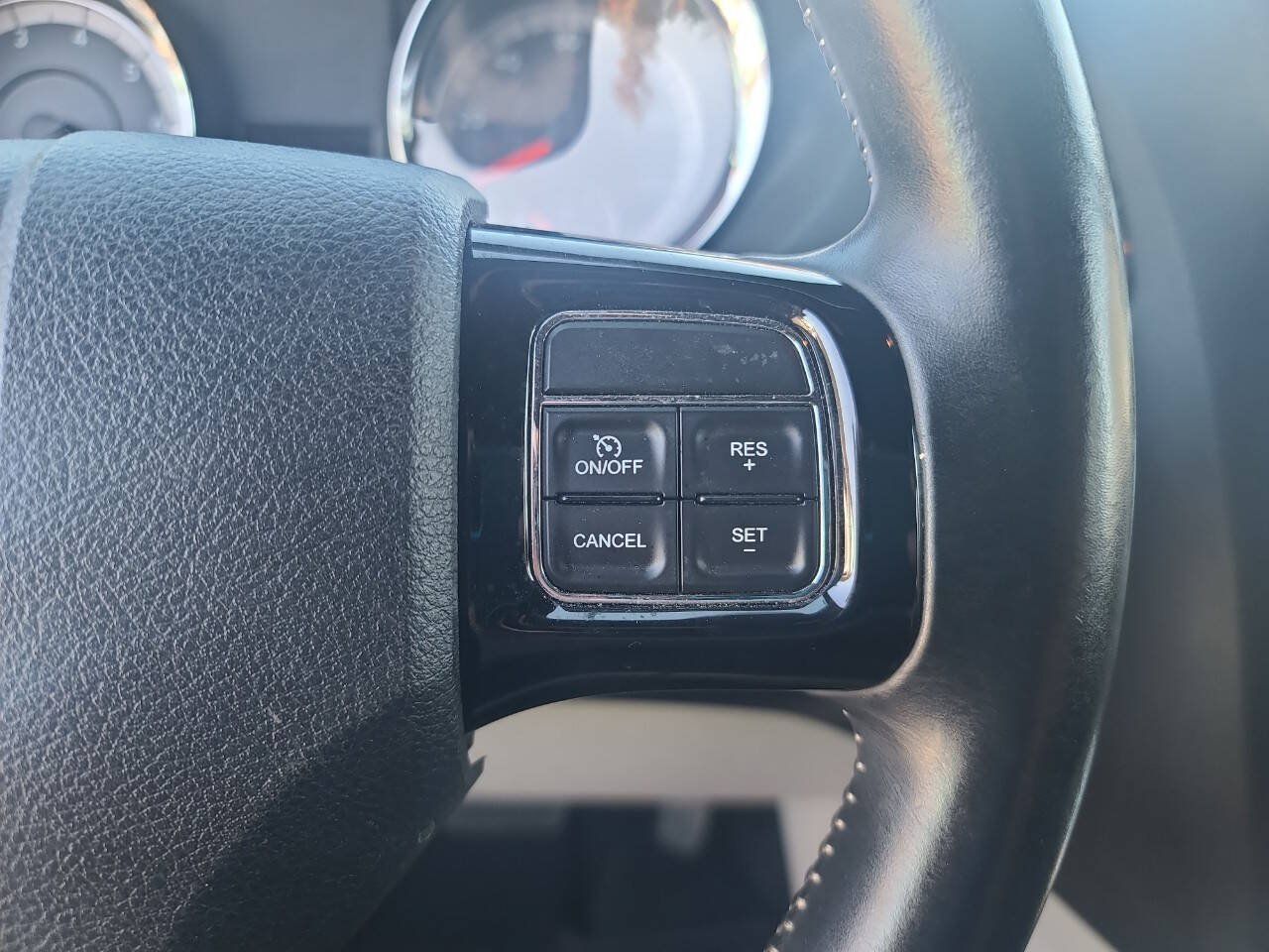 Used 2016 Dodge Grand Caravan SE FWD image 16