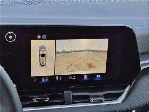 Used 2025 Chevrolet Equinox LT w/ Safety and Technology Package FWD image 13