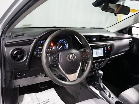 Used 2019 Toyota Corolla L image 11