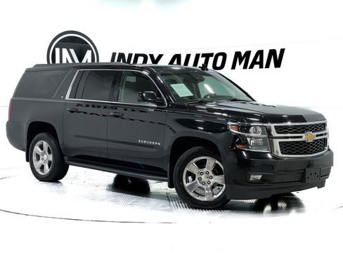 Used 2017 Chevrolet Suburban LT image 2
