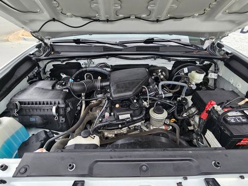 Used 2019 Toyota Tacoma SR image 30