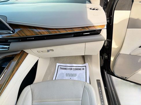 Used 2022 Cadillac Escalade Sport Platinum w/ Heavy-Duty Trailer Package AWD/4WD image 19