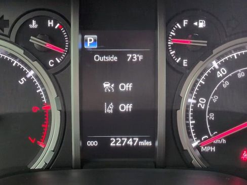 Used 2022 Toyota 4Runner TRD Off-Road Premium image 31