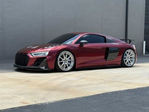 Used 2017 Audi R8 V10 w/ Carbon Exterior Package AWD/4WD image 10