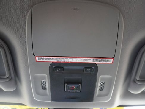 Used 2023 Toyota Camry SE image 17