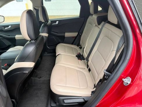 Used 2020 Ford Escape Titanium w/ Titanium Premium Package 2.0 AWD/4WD image 17