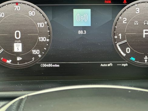 Used 2024 Land Rover Defender 110 X-Dynamic SE AWD/4WD image 25