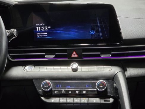Certified 2024 Hyundai Elantra Limited image 26