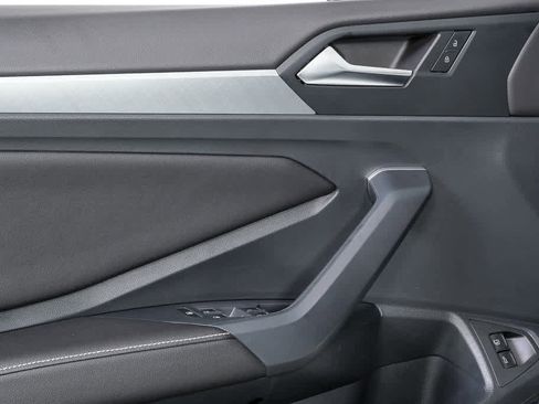 Used 2023 Volkswagen Jetta SE image 9