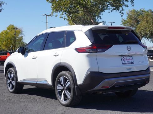 Used 2023 Nissan Rogue SL w/ SL Premium Package image 3