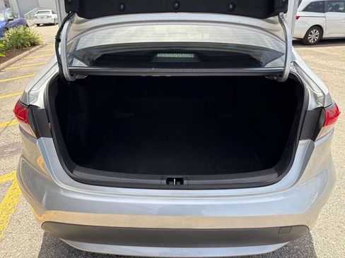 Used 2022 Toyota Corolla LE FWD image 8