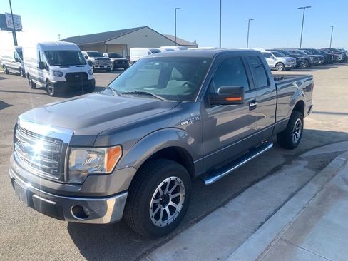 Used 2013 Ford F150 XLT w/ XLT Chrome Pkg image 2