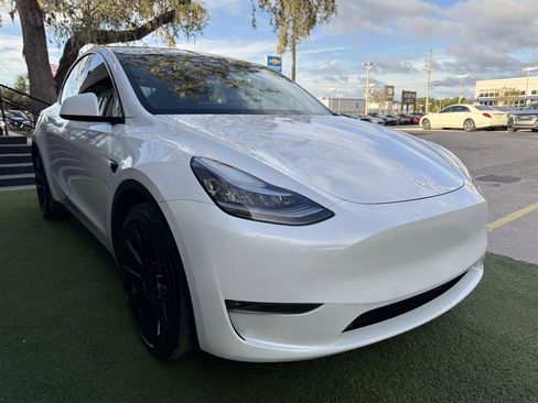 Used 2021 Tesla Model Y Long Range image 3