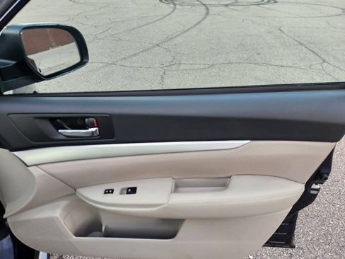 Used 2013 Subaru Legacy 2.5i Premium AWD/4WD image 17