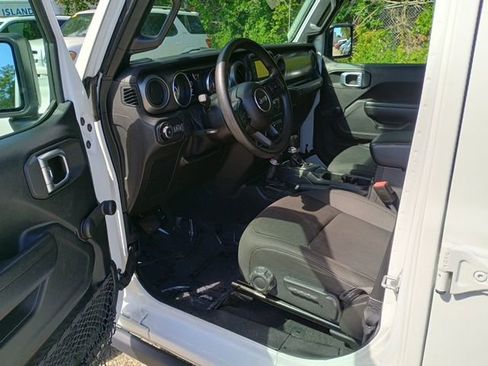 Used 2021 Jeep Wrangler Unlimited Sport image 23