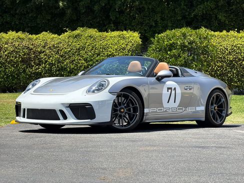 Certified 2019 Porsche 911 Speedster RWD image 1