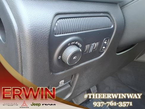 Certified 2024 Jeep Wagoneer L Series II w/ Flexible Seating Group AWD/4WD image 16