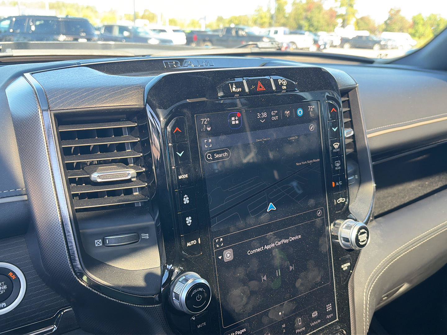 Used 2023 RAM 1500 Limited AWD/4WD image 11