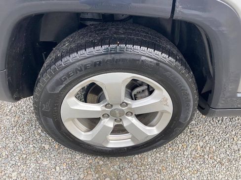 Used 2019 Jeep Compass Latitude w/ Popular Equipment Group AWD/4WD image 30