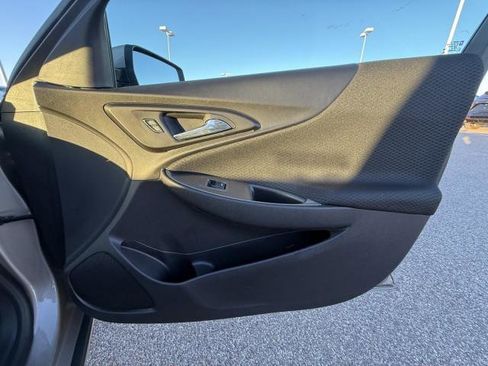 Used 2024 Chevrolet Malibu LT image 25