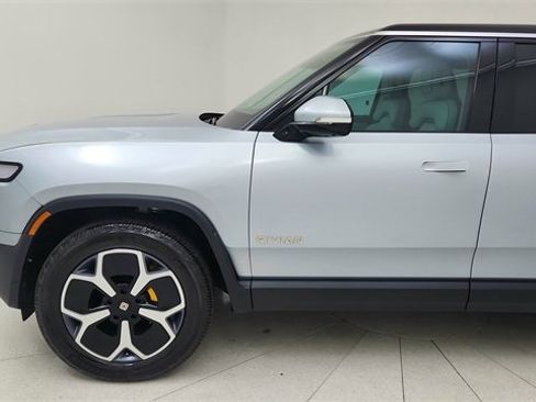 Used 2023 Rivian R1S Adventure image 9