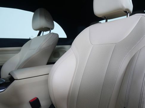 Certified 2024 BMW 430i Convertible w/ Convenience Package image 10