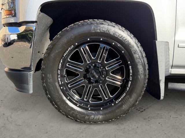 Used 2018 Chevrolet Silverado 1500 LT w/ All Star Edition AWD/4WD image 9