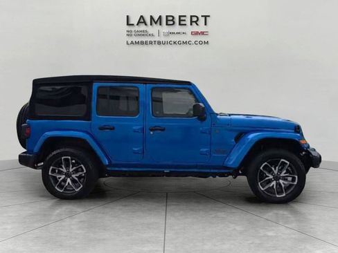 Used 2024 Jeep Wrangler Unlimited w/ Convenience Group AWD/4WD image 6