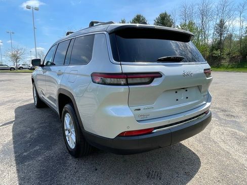 Used 2023 Jeep Grand Cherokee L Laredo AWD/4WD image 5