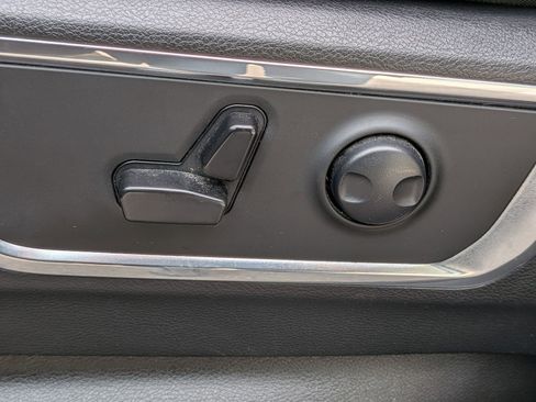 Used 2025 RAM 1500 Laramie image 15