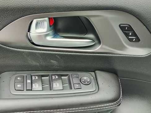 New 2026 Chrysler Pacifica Select image 13