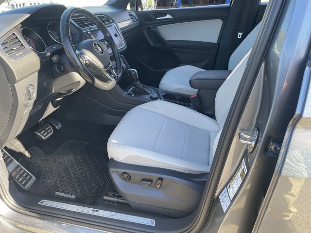 Used 2021 Volkswagen Tiguan SEL AWD/4WD image 21