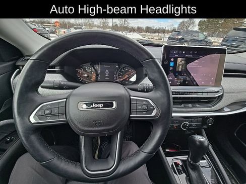 Used 2022 Jeep Compass Latitude image 11