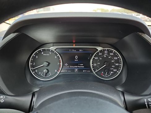 Used 2024 Nissan Sentra SV FWD image 23