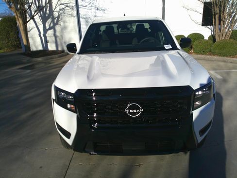 Used 2026 Nissan Frontier SV w/ SV Convenience Package image 3