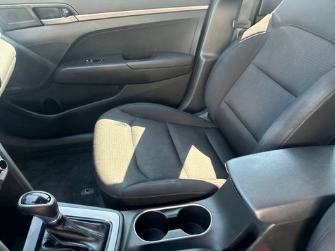 Used 2018 Hyundai Elantra SE w/ Cargo Package FWD image 10