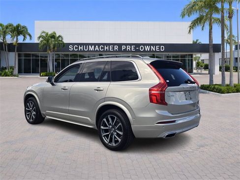 Used 2018 Volvo XC90 T6 Momentum w/ Convenience Package image 5