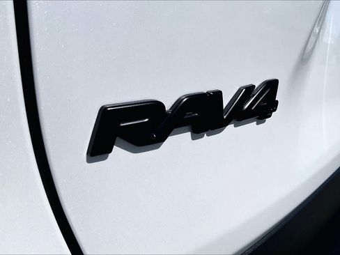 Used 2025 Toyota RAV4 XLE Premium FWD image 29
